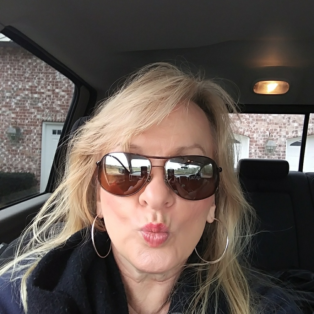 Meet your Posher, Deborah